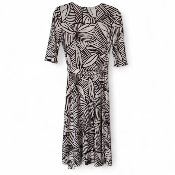 B. Smart Leaf Print Midi Dress - Picture 7 of 7